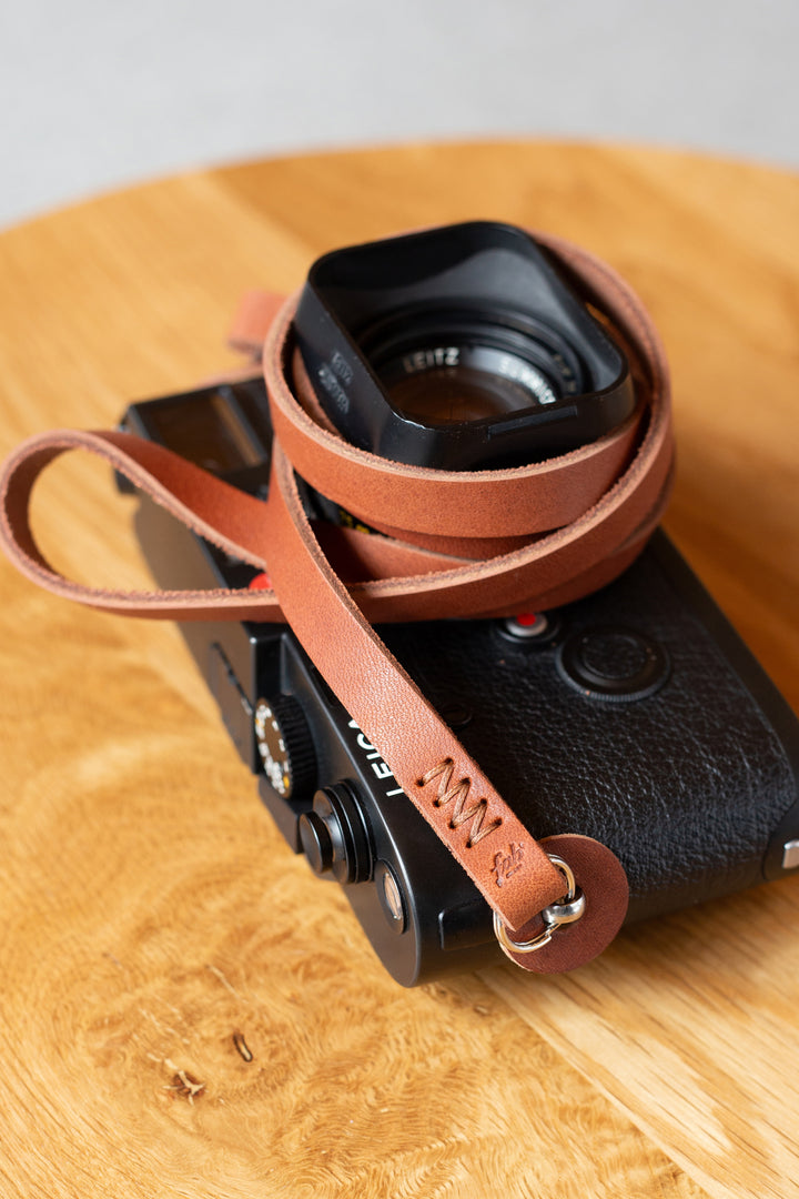Leather camera strap (F4)