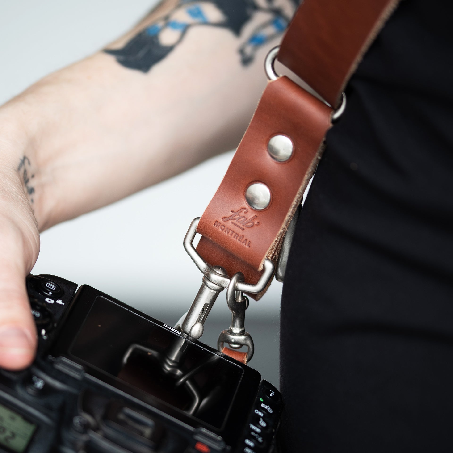 Shoulder camera strap (model F16) – Fab'